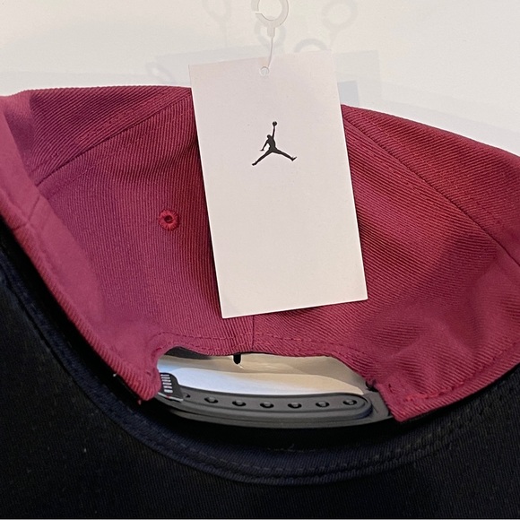 NWT Jordan Pro Jumpman Snapback Hat Mens Cherrywood Red Black - Picture 9 of 12